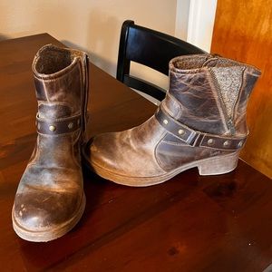 Women BOC boots